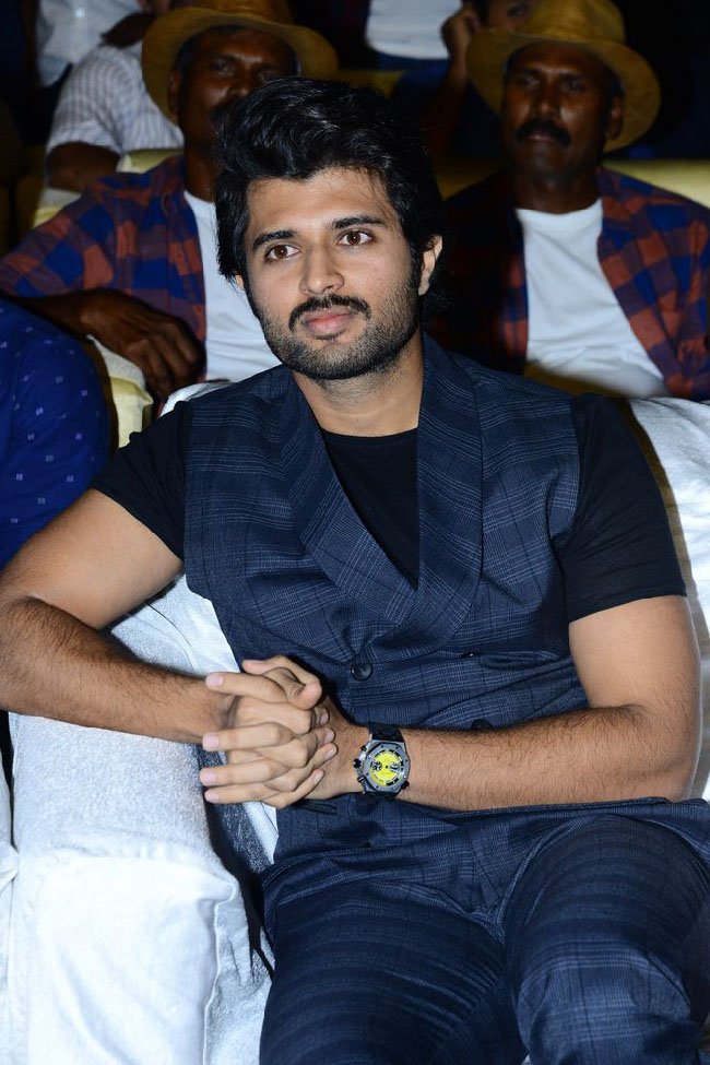 Maharshi-Movie-Pre-Release-Event